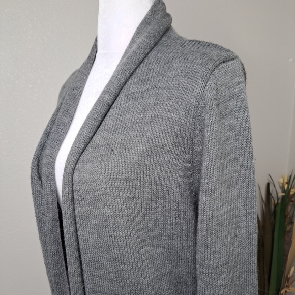 United States Sweaters Women's Size Large Gray & White Holiday Cardigan - Picture 3 of 12